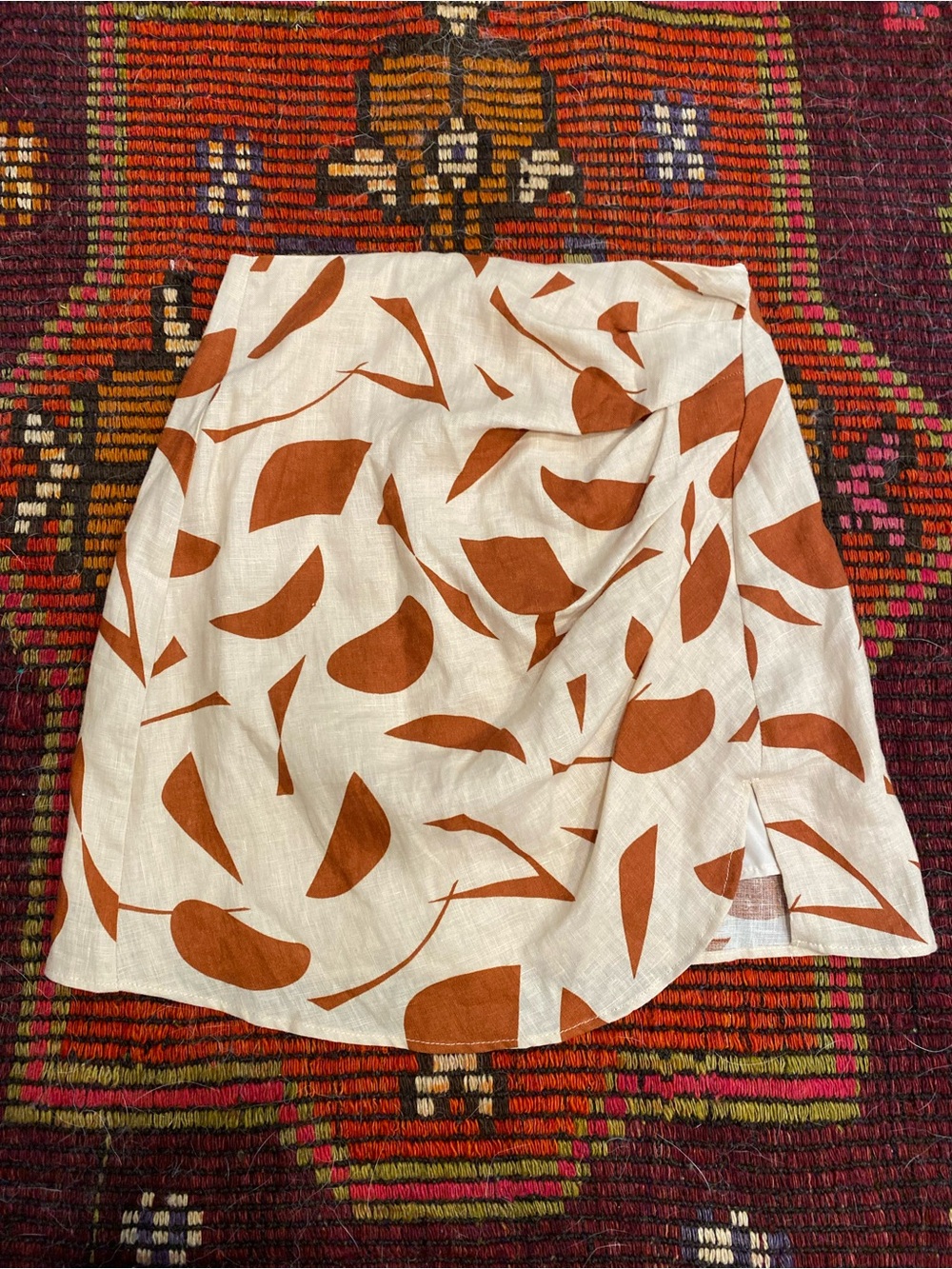 ASTR the Label Nirina Mini Skirt rust abstract